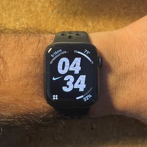 Apple Watch Series 8 41mm Nike Edition with Cellular